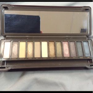 Nude BYS Eyeshadow Palette BNWOT